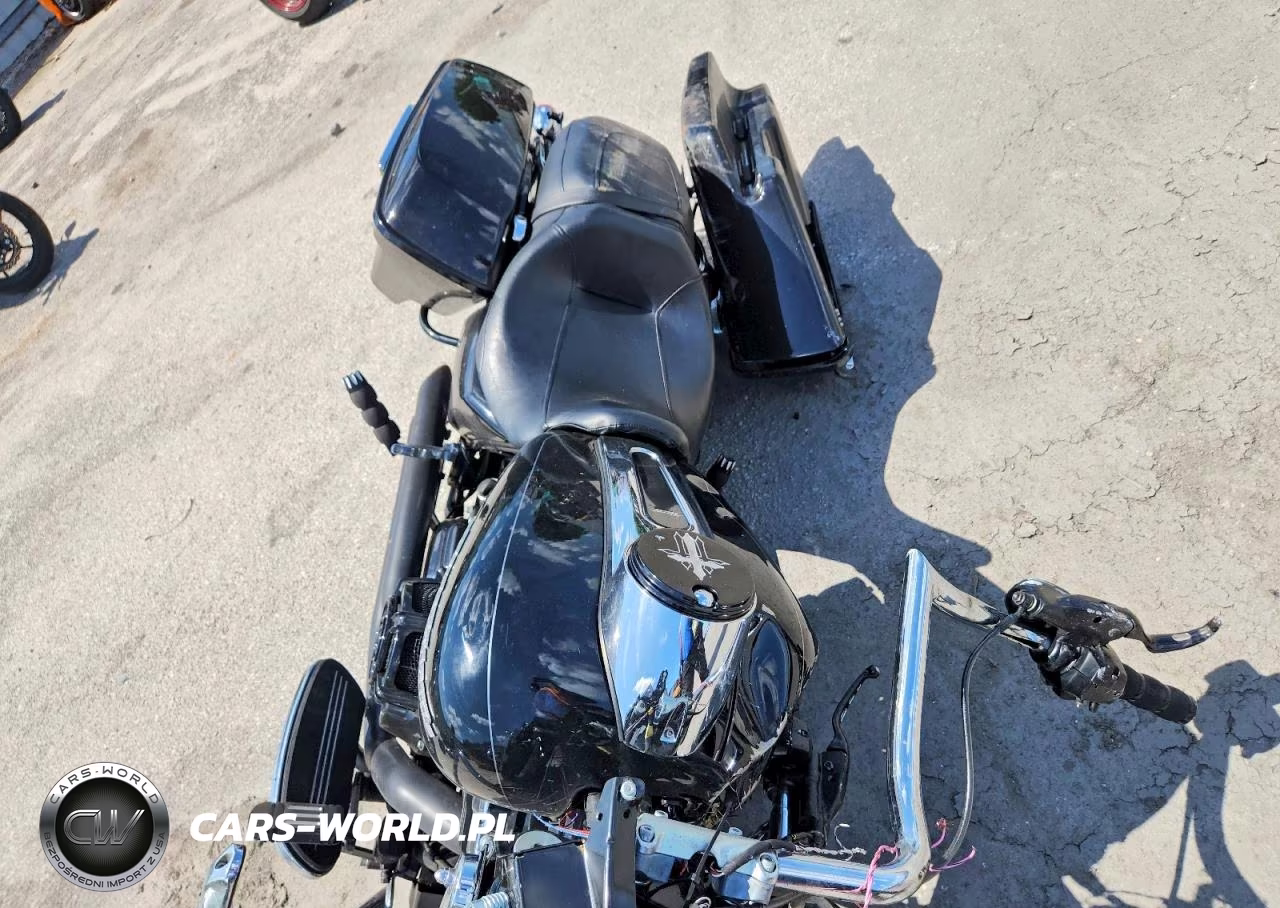 2015 Harley-Davidson Flhx Street Glide VIN:1HD1KBM18FB685406 - 5