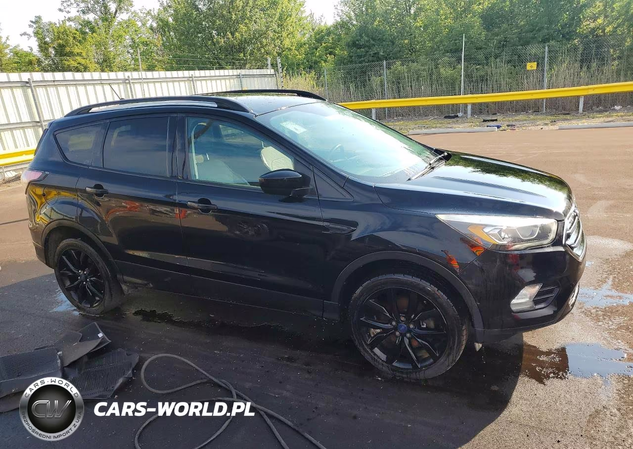 2018 Ford Escape Se VIN:1FMCU9GDXJUB10770 - 4