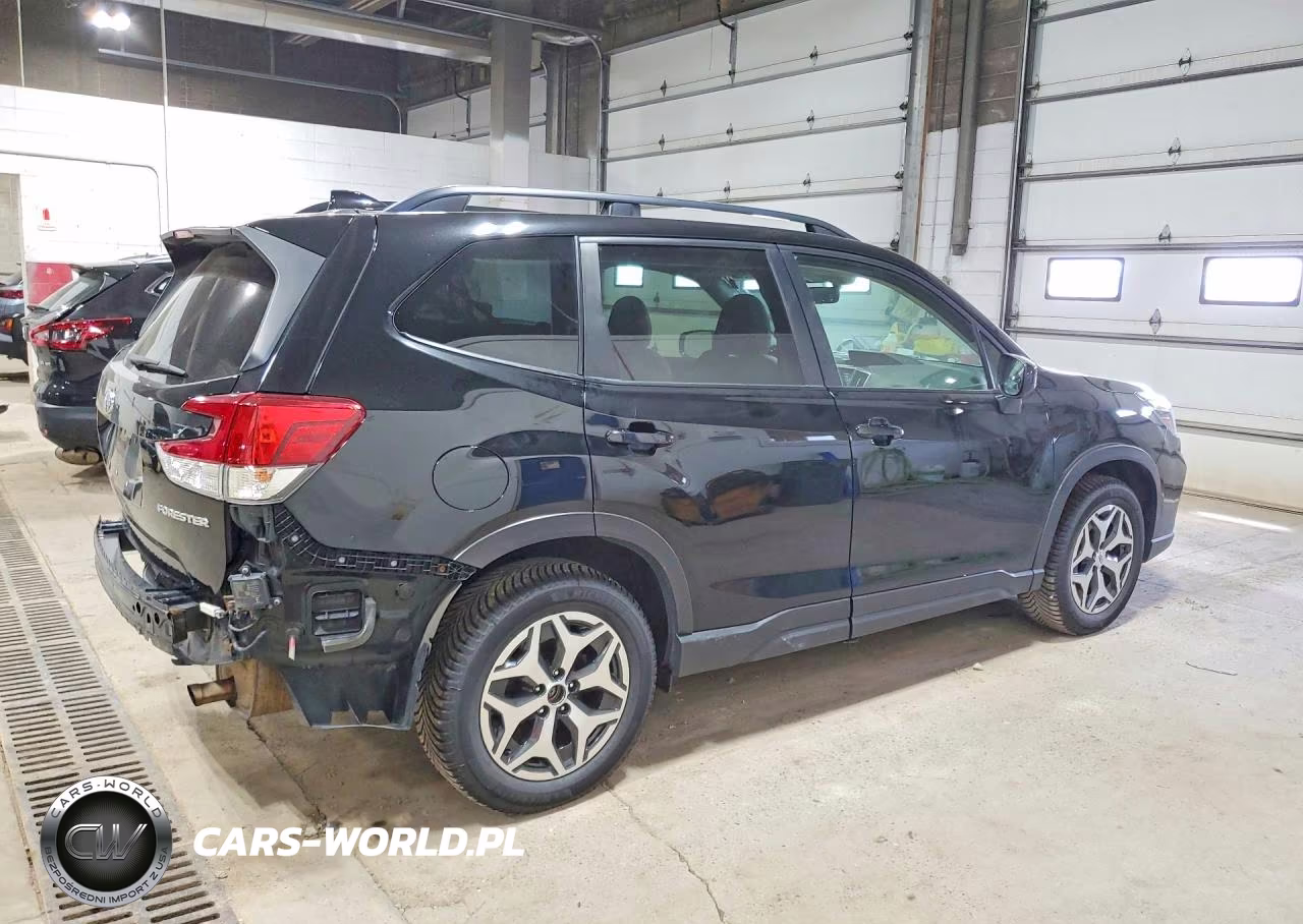 2020 Subaru Forester Premium VIN:JF2SKAJC3LH403883 - 3