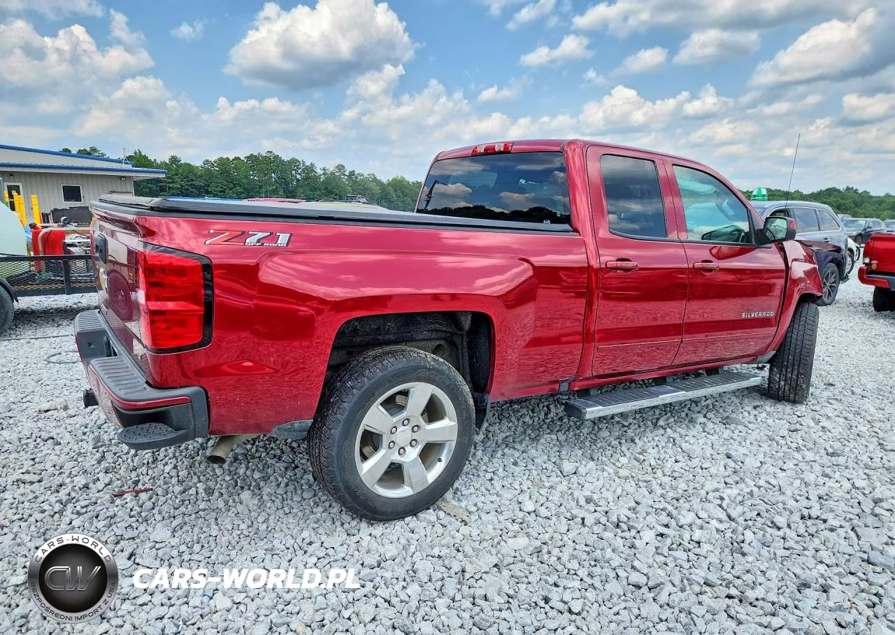 2018 Chevrolet Silverado K1500 Lt VIN:1GCVKREC3JZ363106 - 3