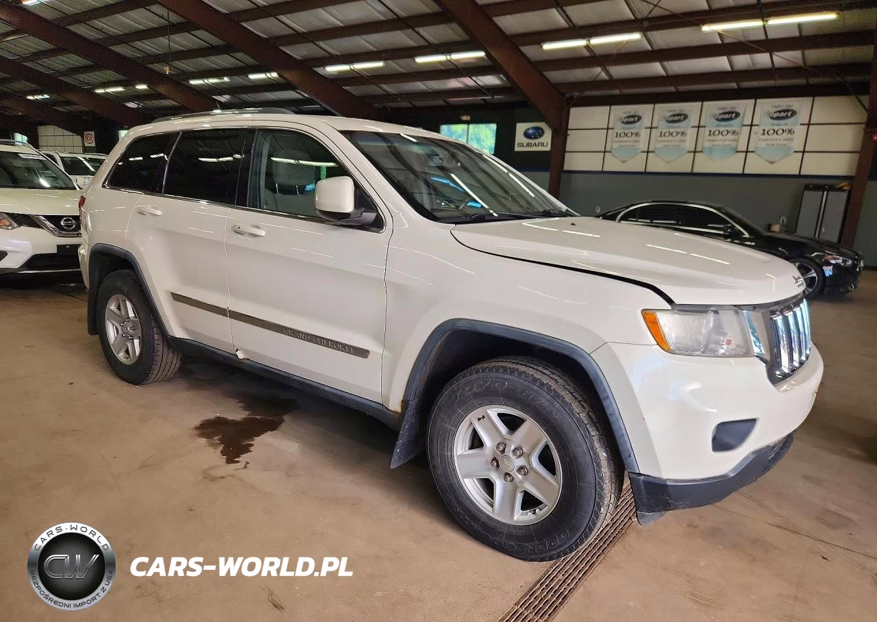 2011 Jeep Grand Cherokee Laredo VIN:1J4RR4GG0BC525711 - 4