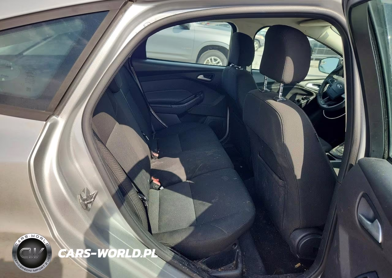 2015 Ford Focus Se VIN:1FADP3K27FL222772 - 10