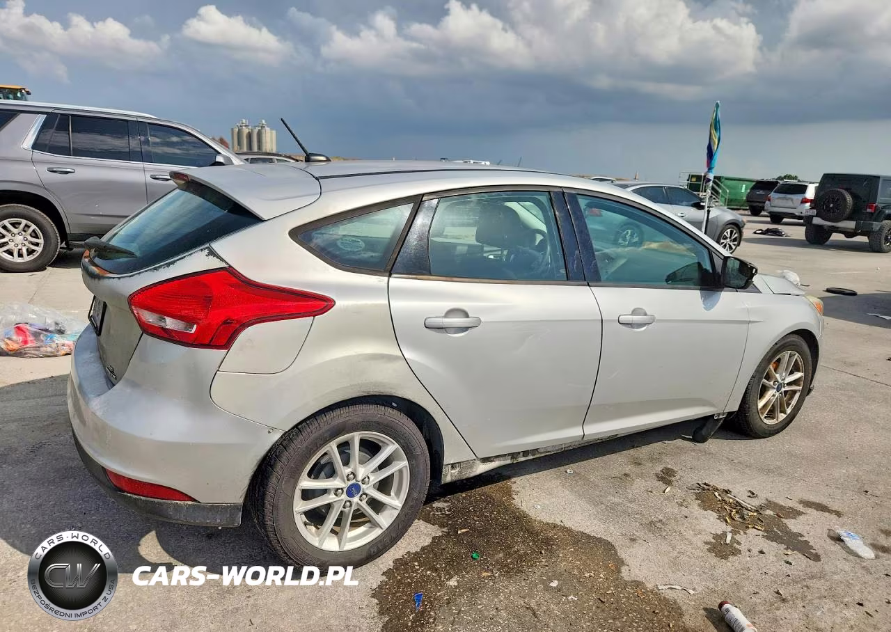 2015 Ford Focus Se VIN:1FADP3K27FL222772 - 3