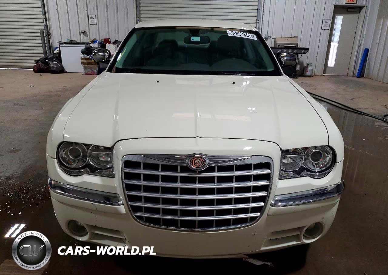 2010 Chrysler 300 Limited VIN:2C3CA3CV5AH211120 - 5