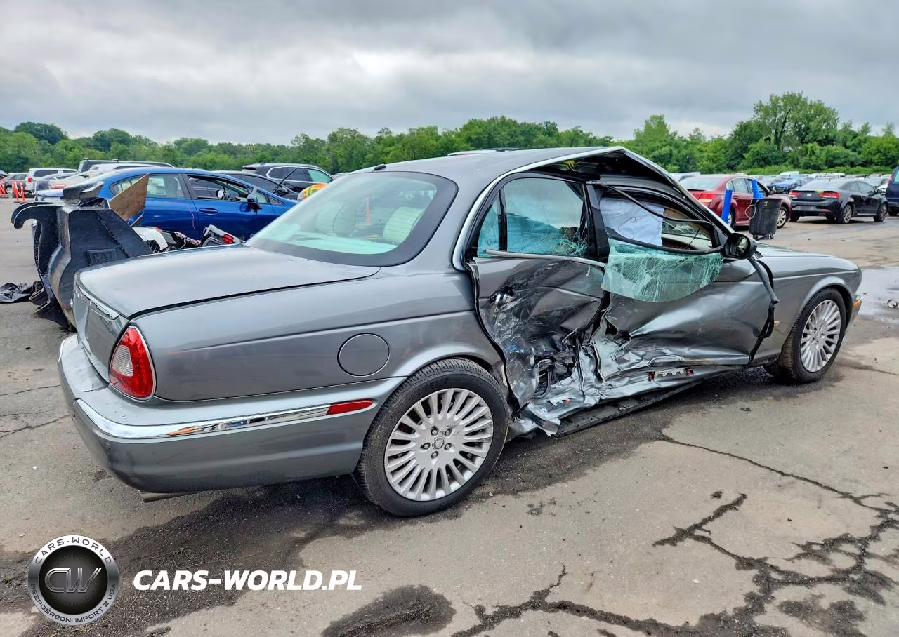 2006 Jaguar Vandenplas VIN:SAJWA82B66SH02121 - 3