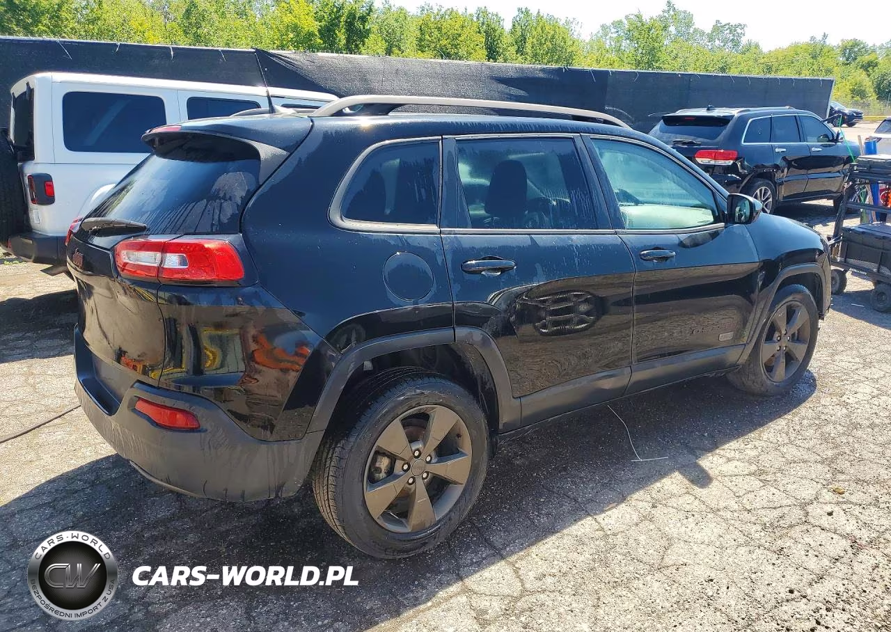 2017 Jeep Cherokee Latitude VIN:1C4PJLCB0HW549488 - 3