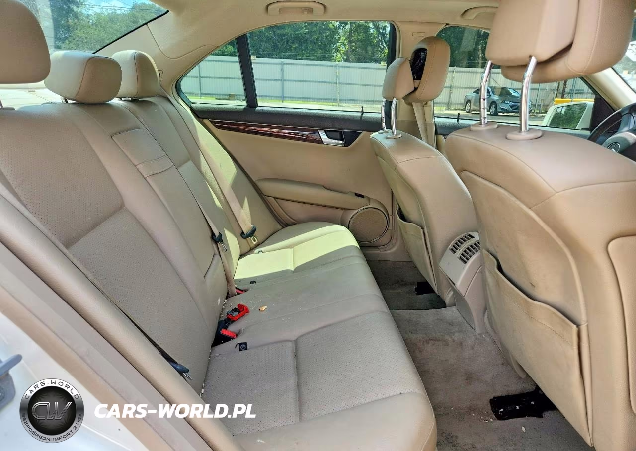 2010 Mercedes-Benz C 300 VIN:WDDGF5EB5AR096747 - 10