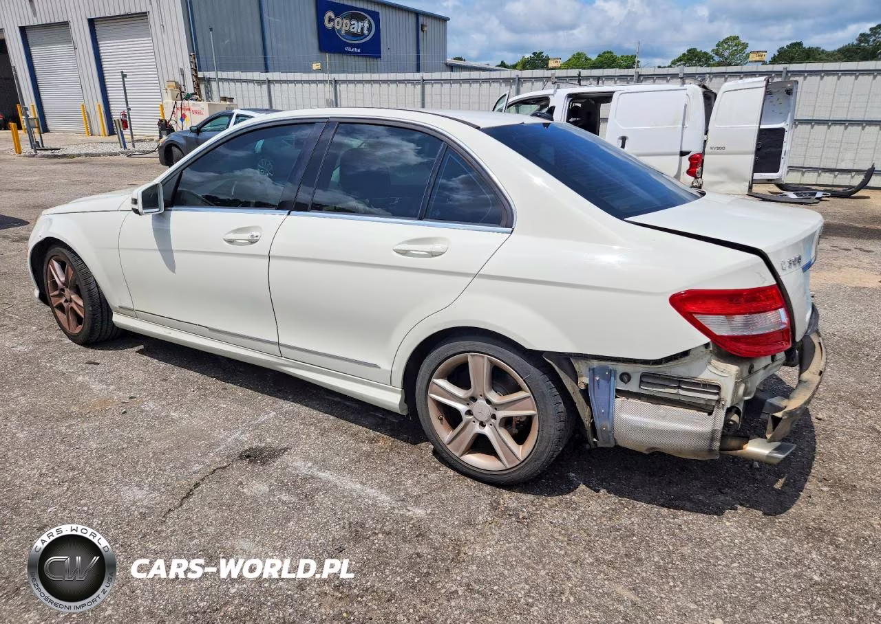 2010 Mercedes-Benz C 300 VIN:WDDGF5EB5AR096747 - 2