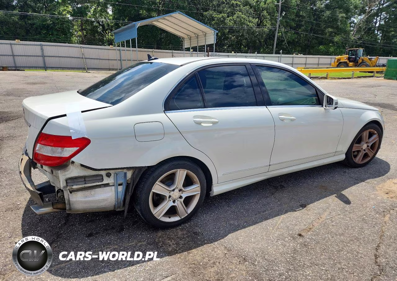 2010 Mercedes-Benz C 300 VIN:WDDGF5EB5AR096747 - 3