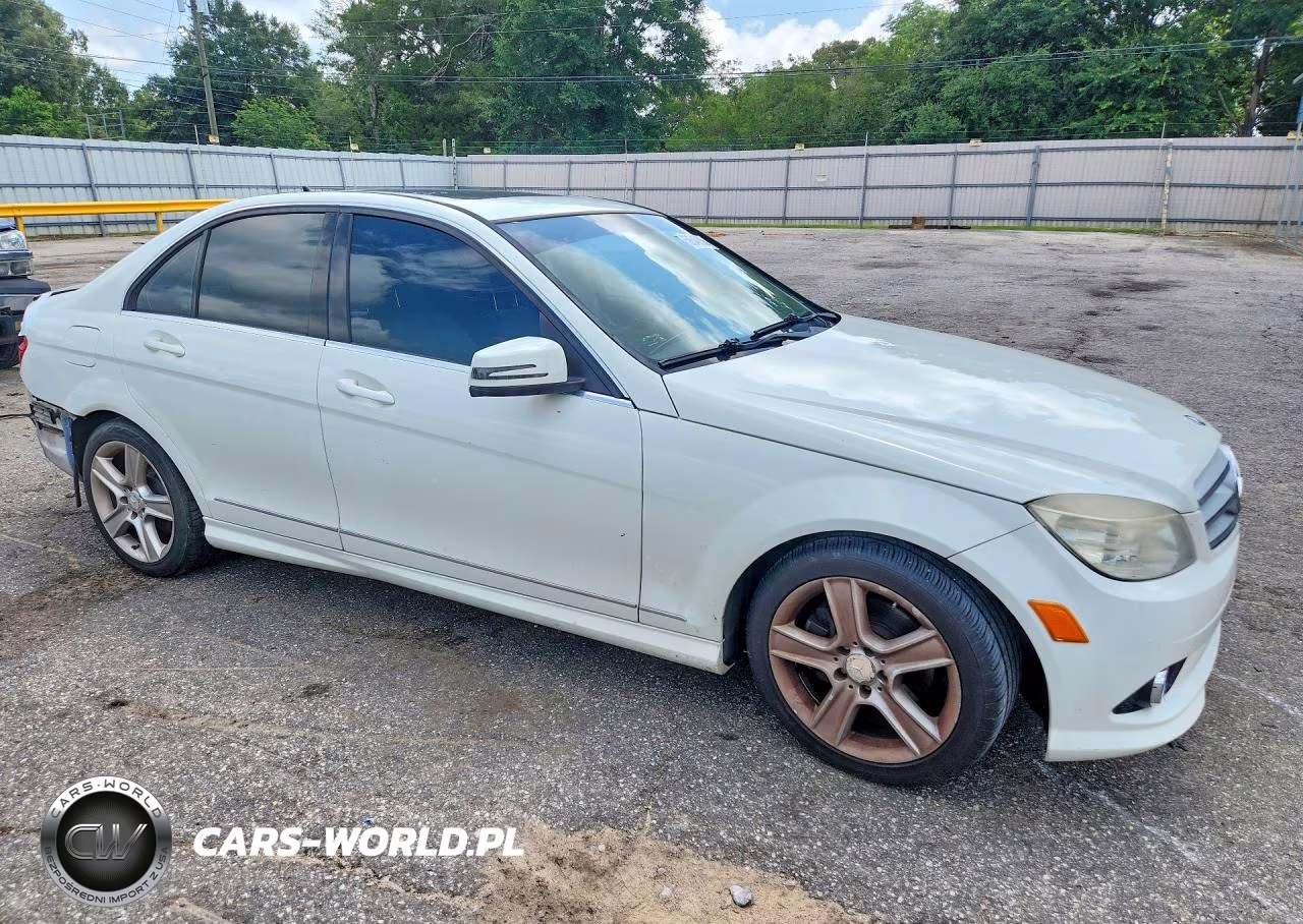 2010 Mercedes-Benz C 300 VIN:WDDGF5EB5AR096747 - 4