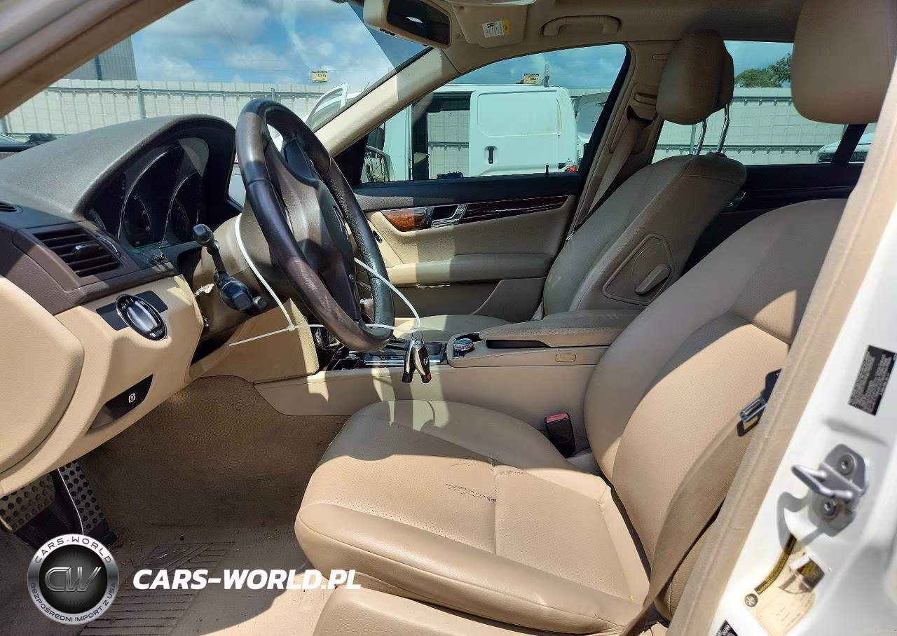 2010 Mercedes-Benz C 300 VIN:WDDGF5EB5AR096747 - 7