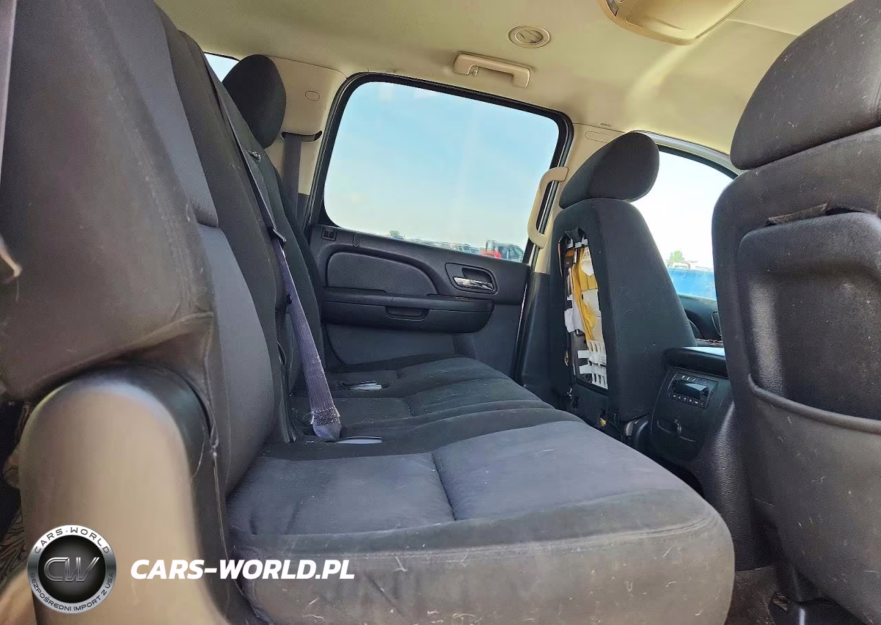 2011 Chevrolet Suburban C1500 Ls VIN:1GNSCHE0XBR167799 - 11