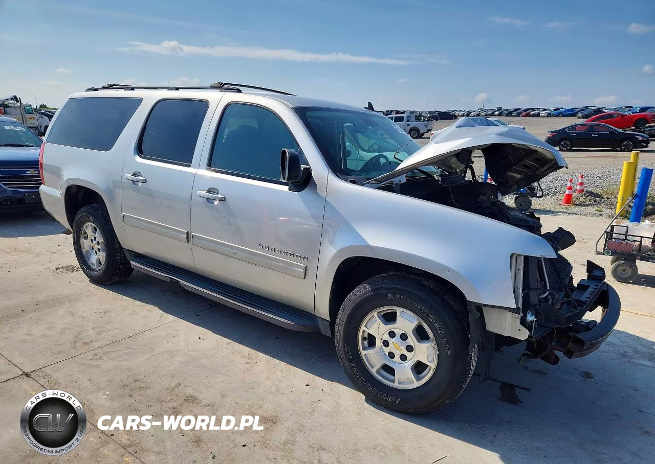 2011 Chevrolet Suburban C1500 Ls VIN:1GNSCHE0XBR167799 - 4
