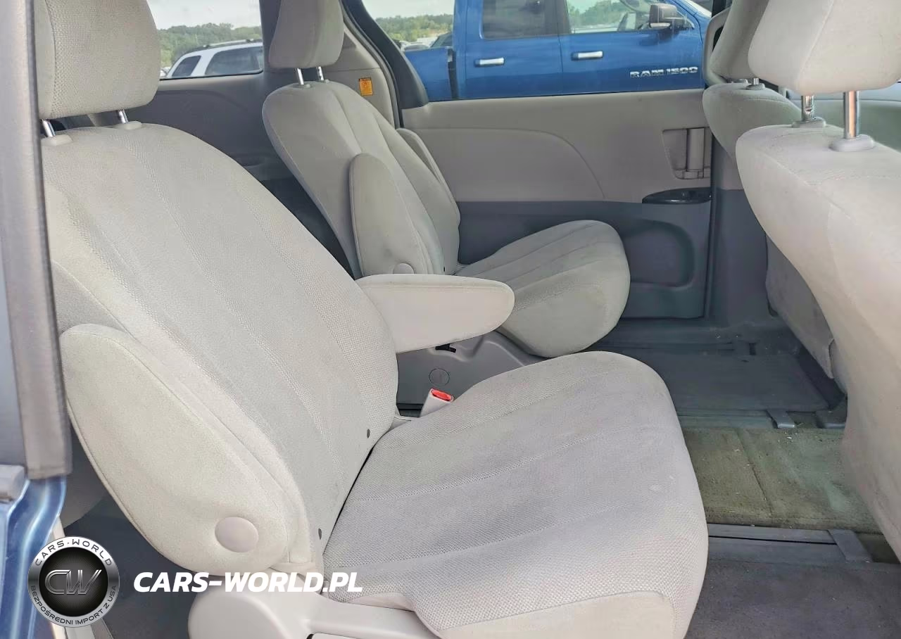 2012 Toyota Sienna Base 7-Passenger VIN:5TDKA3DC1CS011280 - 11