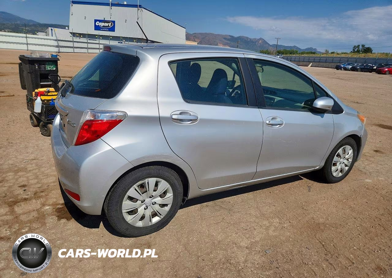 2012 Toyota Yaris 5-Door L VIN:JTDKTUD37CD511987 - 3