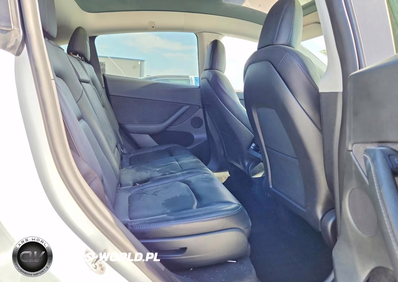 2022 Tesla Model Y VIN:7SAYGAEE4NF570202 - 10