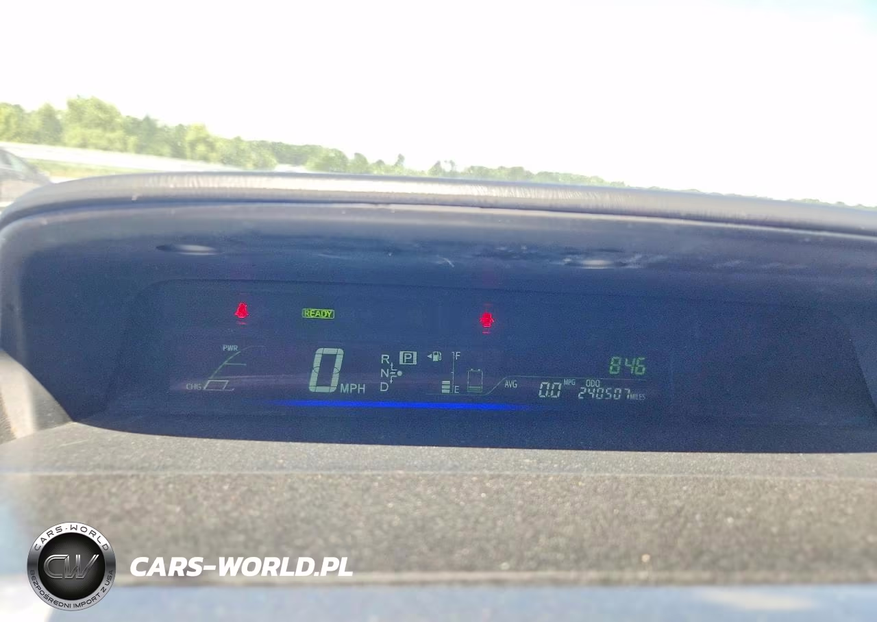 2017 Toyota Prius V Two VIN:JTDZN3EU3HJ059345 - 9
