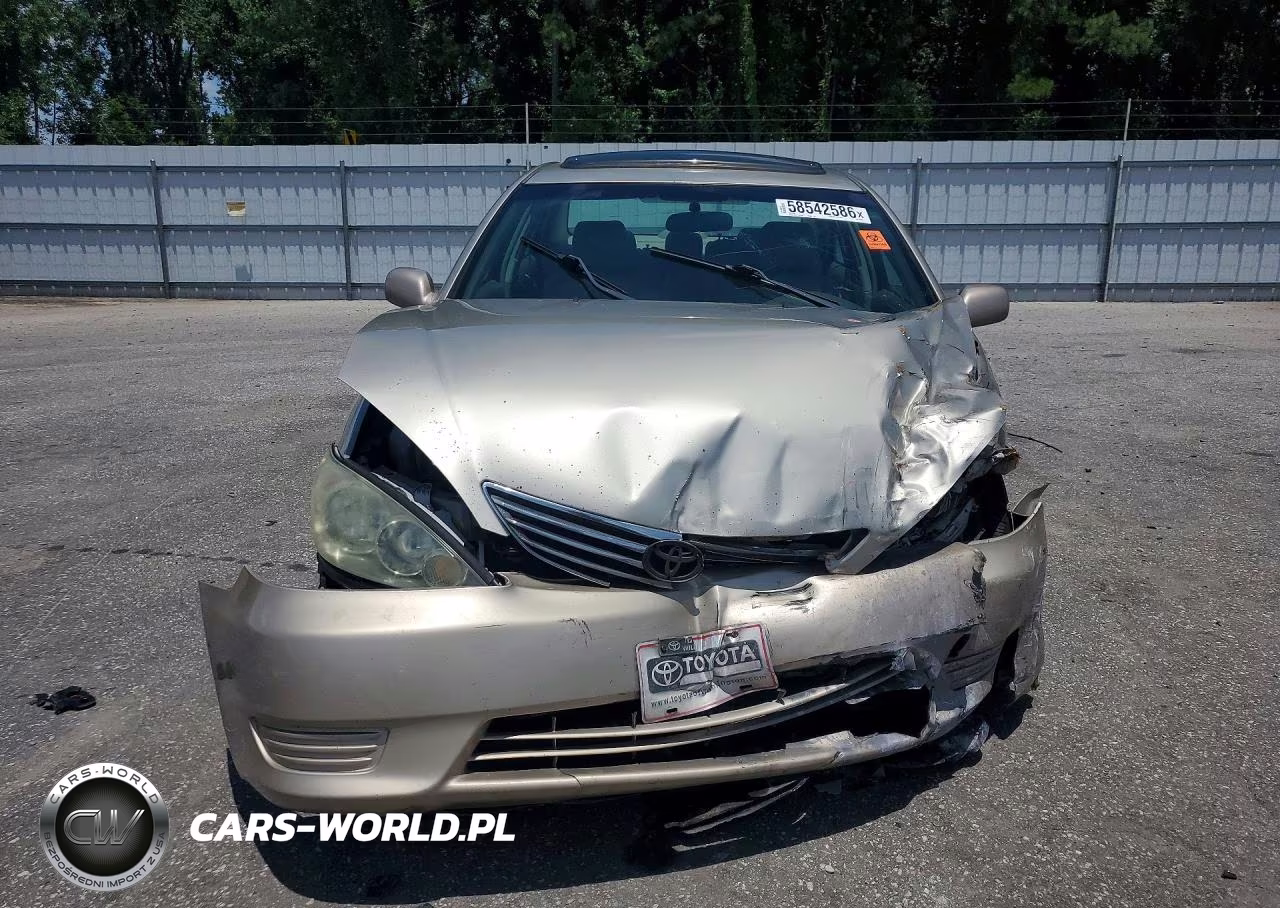 2005 Toyota Camry Le VIN:4T1BE32K85U026089 - 5
