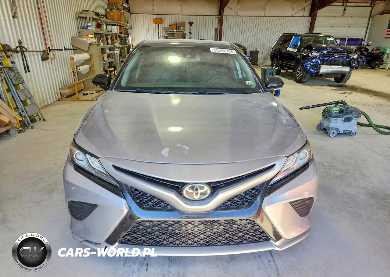 2018 Toyota Camry Xse VIN:4T1B61HK0JU124682 - 5