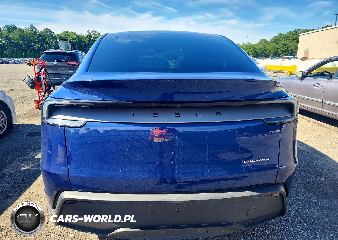 2026 Tesla Model Y VIN:7SAYGDEE4TA582846 - 6
