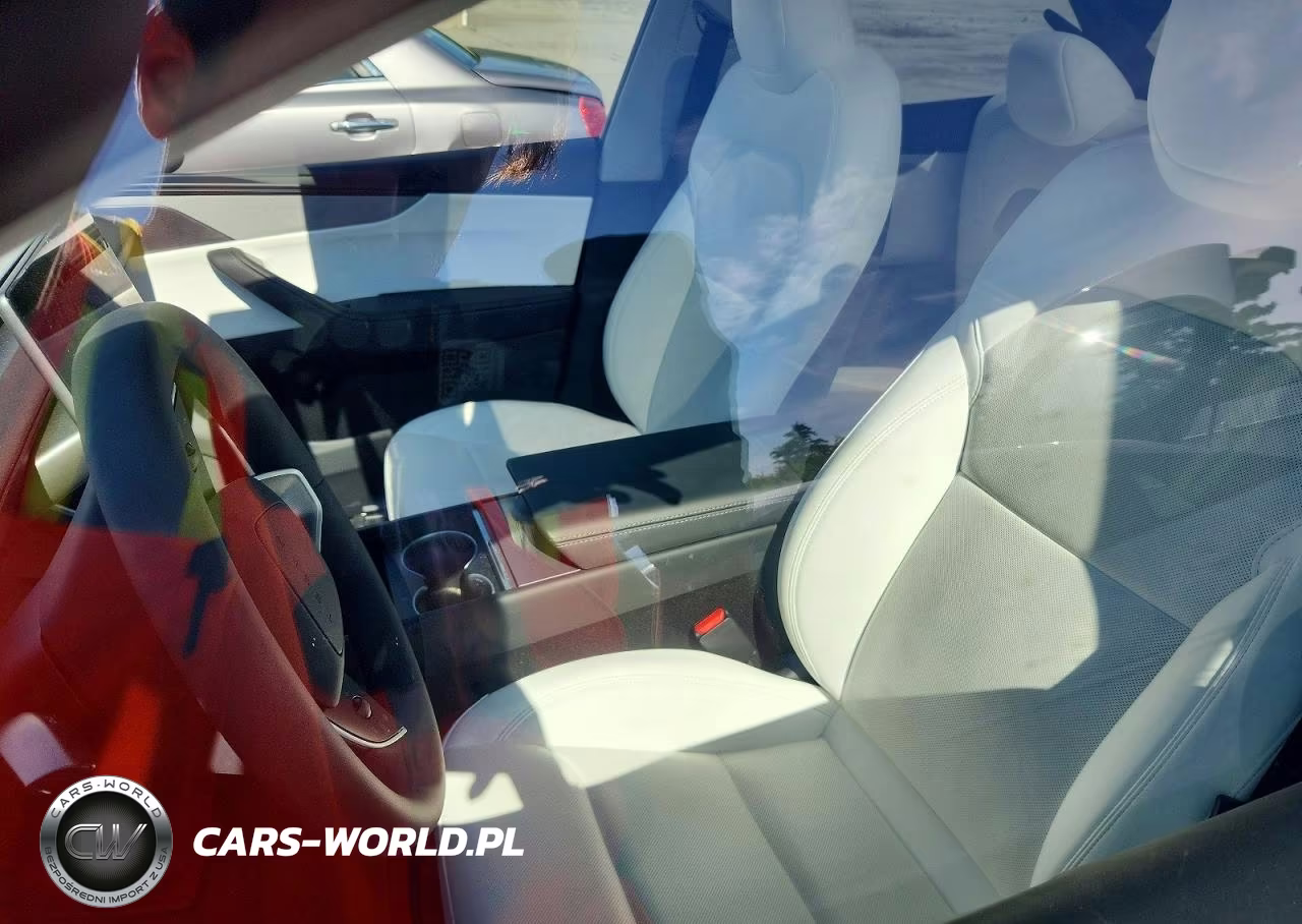 2026 Tesla Model Y VIN:7SAYGDEE4TA582846 - 7