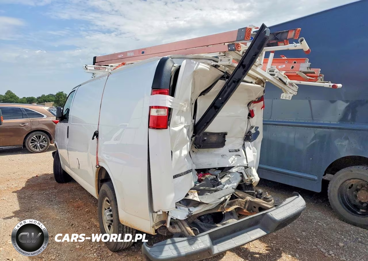 2018 Chevrolet Express G2500 VIN:1GCWGAFP3J1344885 - 2