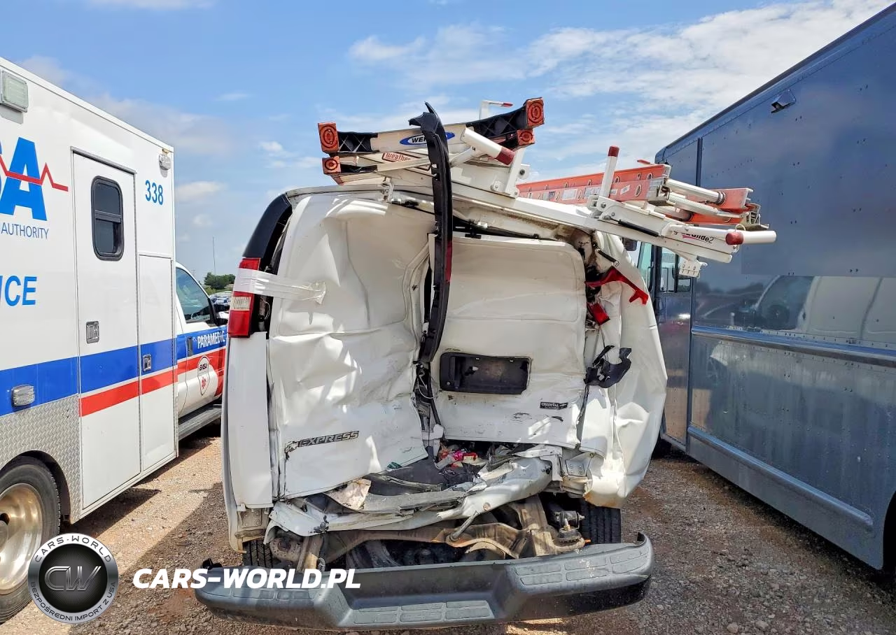 2018 Chevrolet Express G2500 VIN:1GCWGAFP3J1344885 - 6