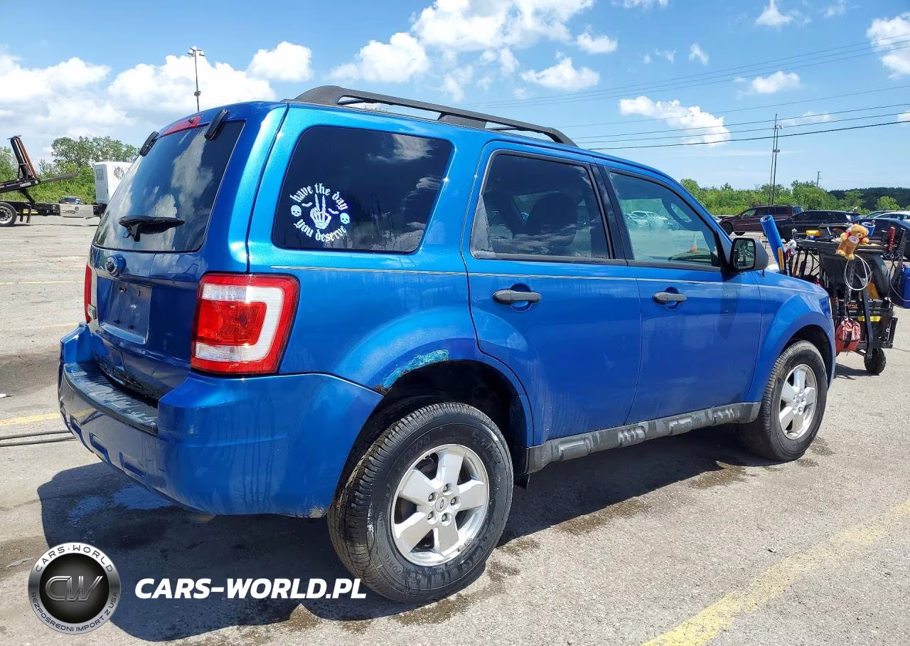 2011 Ford Escape Xlt VIN:1FMCU0D73BKA61550 - 3