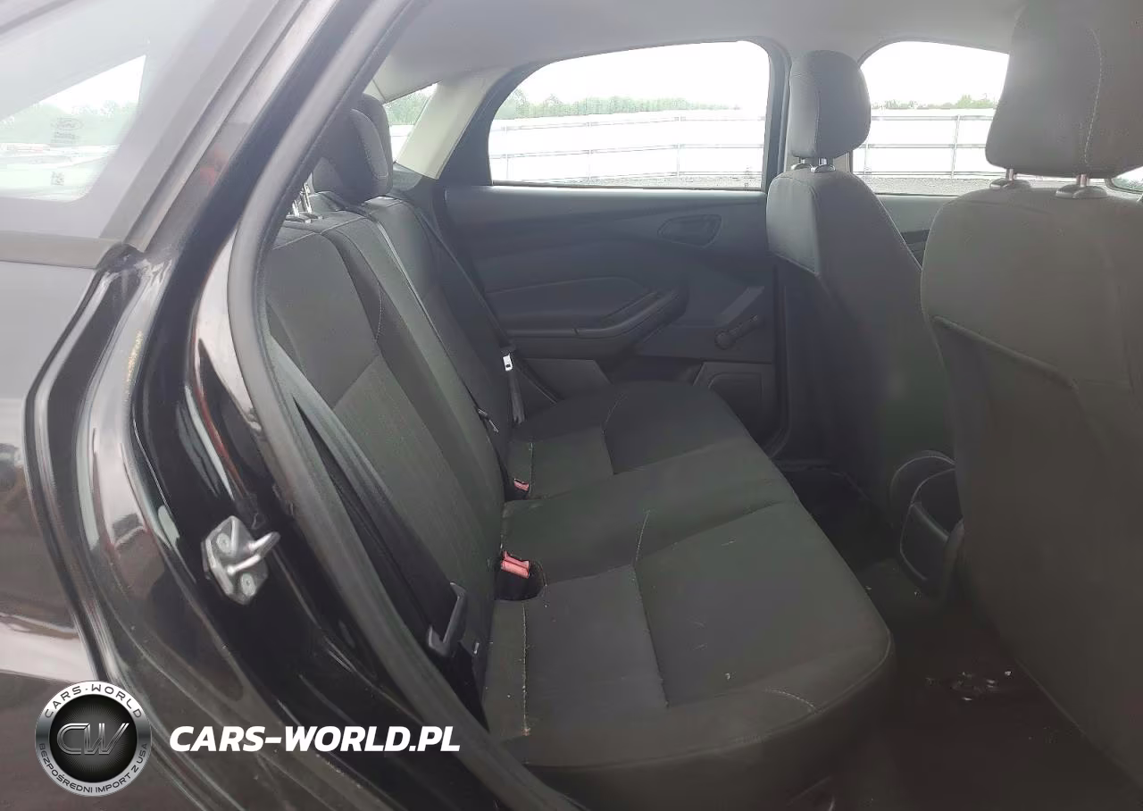 2015 Ford Focus S VIN:1FADP3E27FL270395 - 10