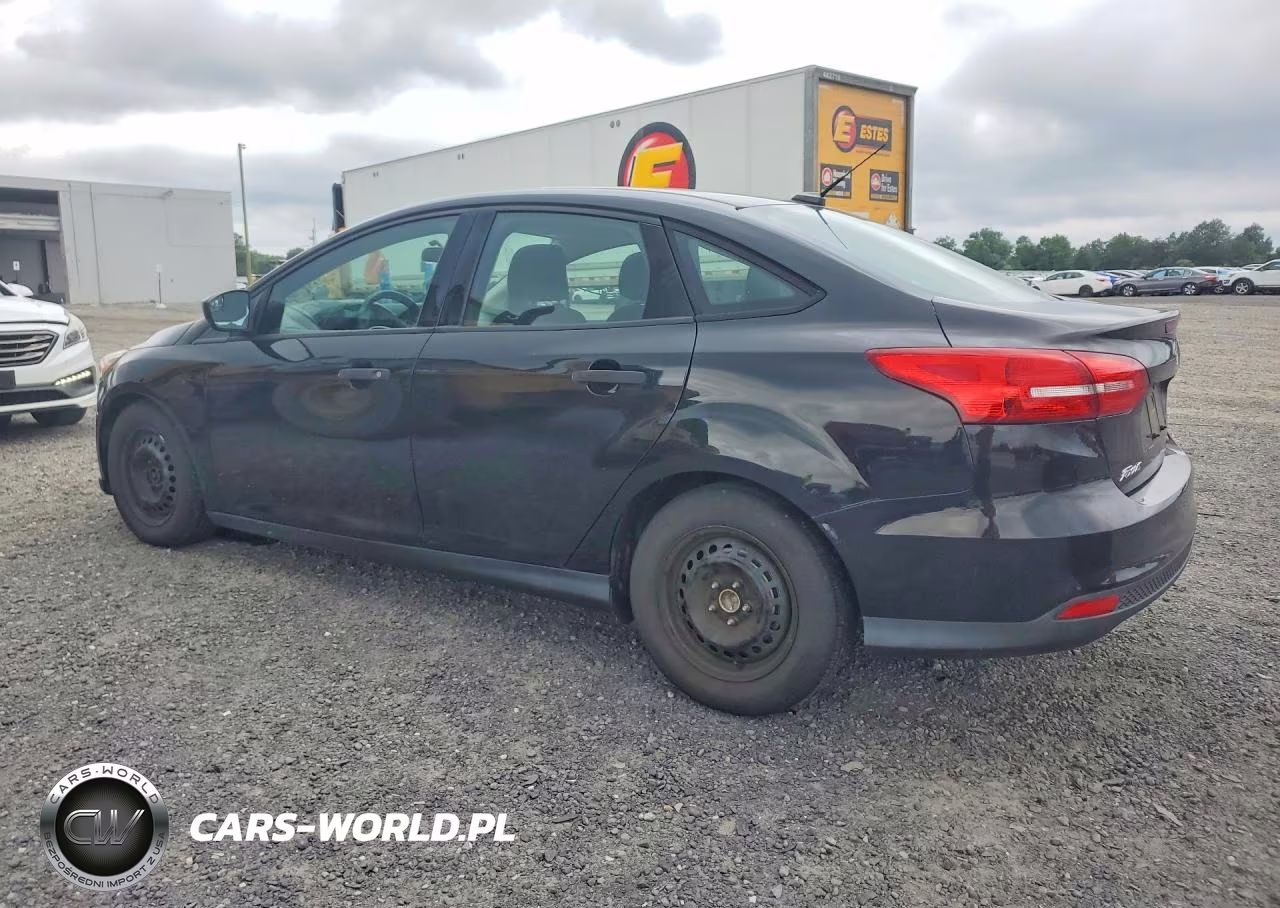 2015 Ford Focus S VIN:1FADP3E27FL270395 - 2