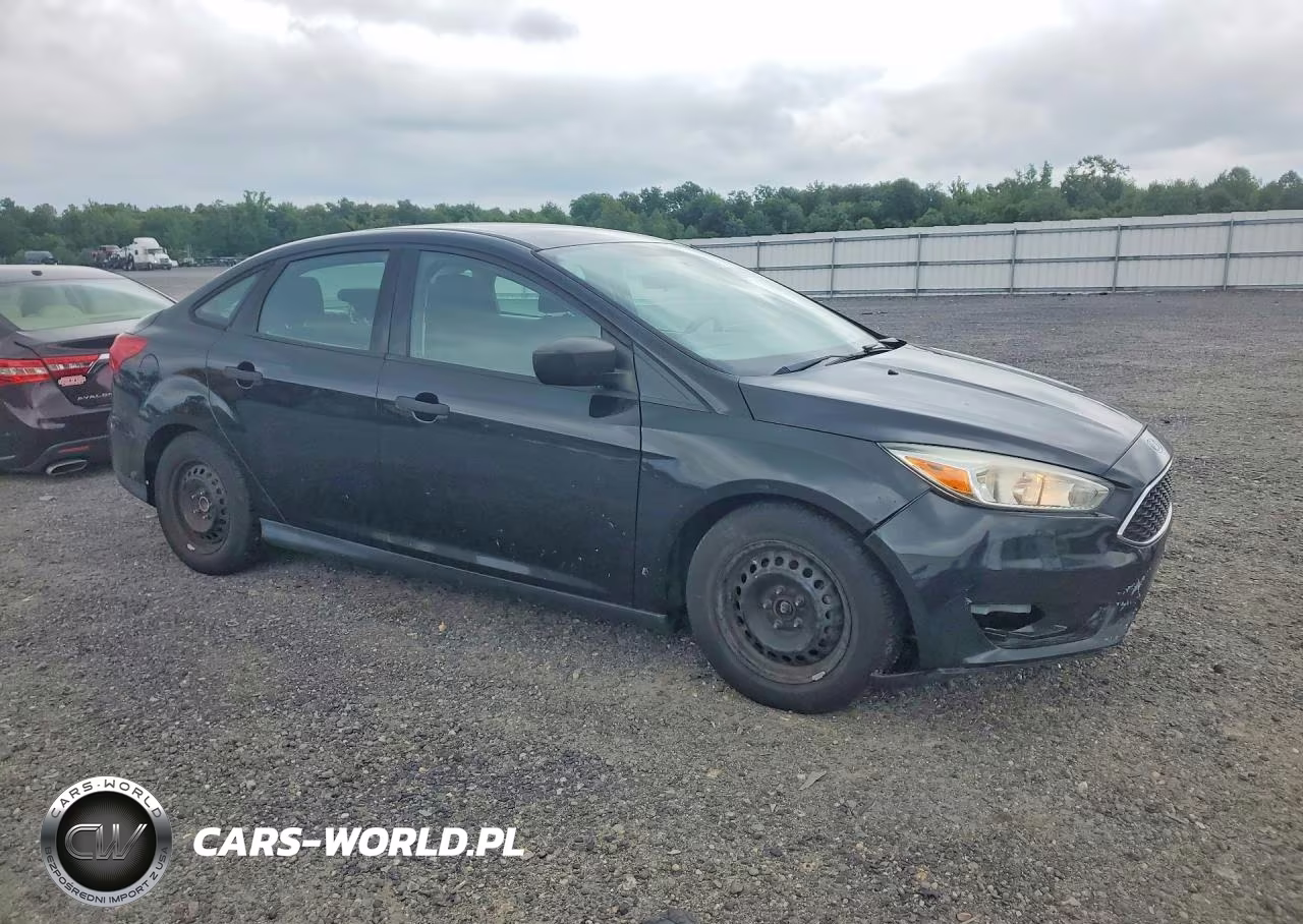 2015 Ford Focus S VIN:1FADP3E27FL270395 - 4