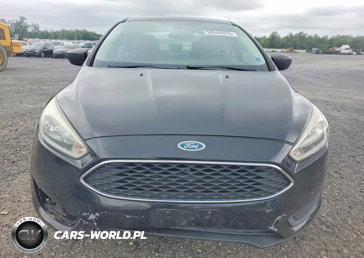 2015 Ford Focus S VIN:1FADP3E27FL270395 - 5