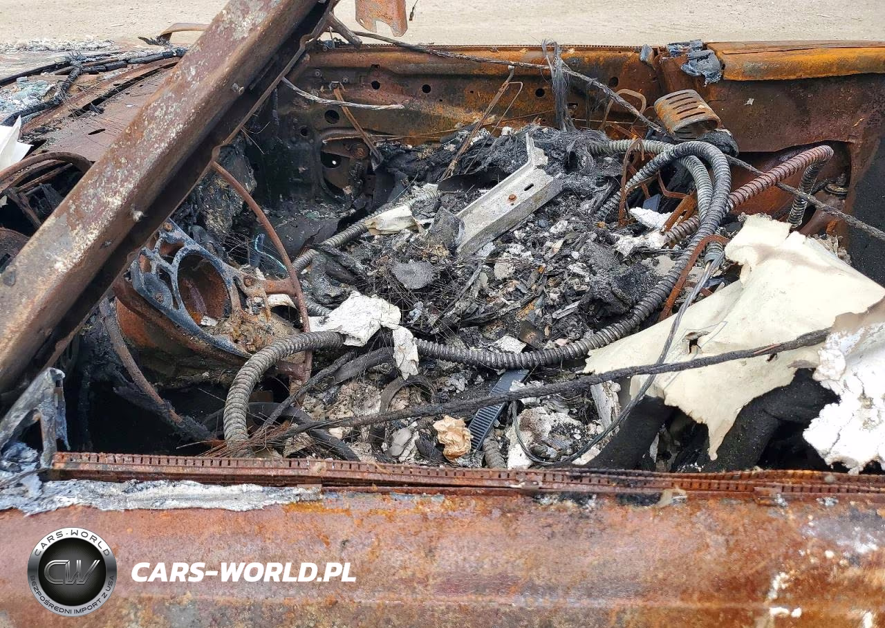 1979 Mercedes-Benz C-Class VIN:00010704412058004 - 7