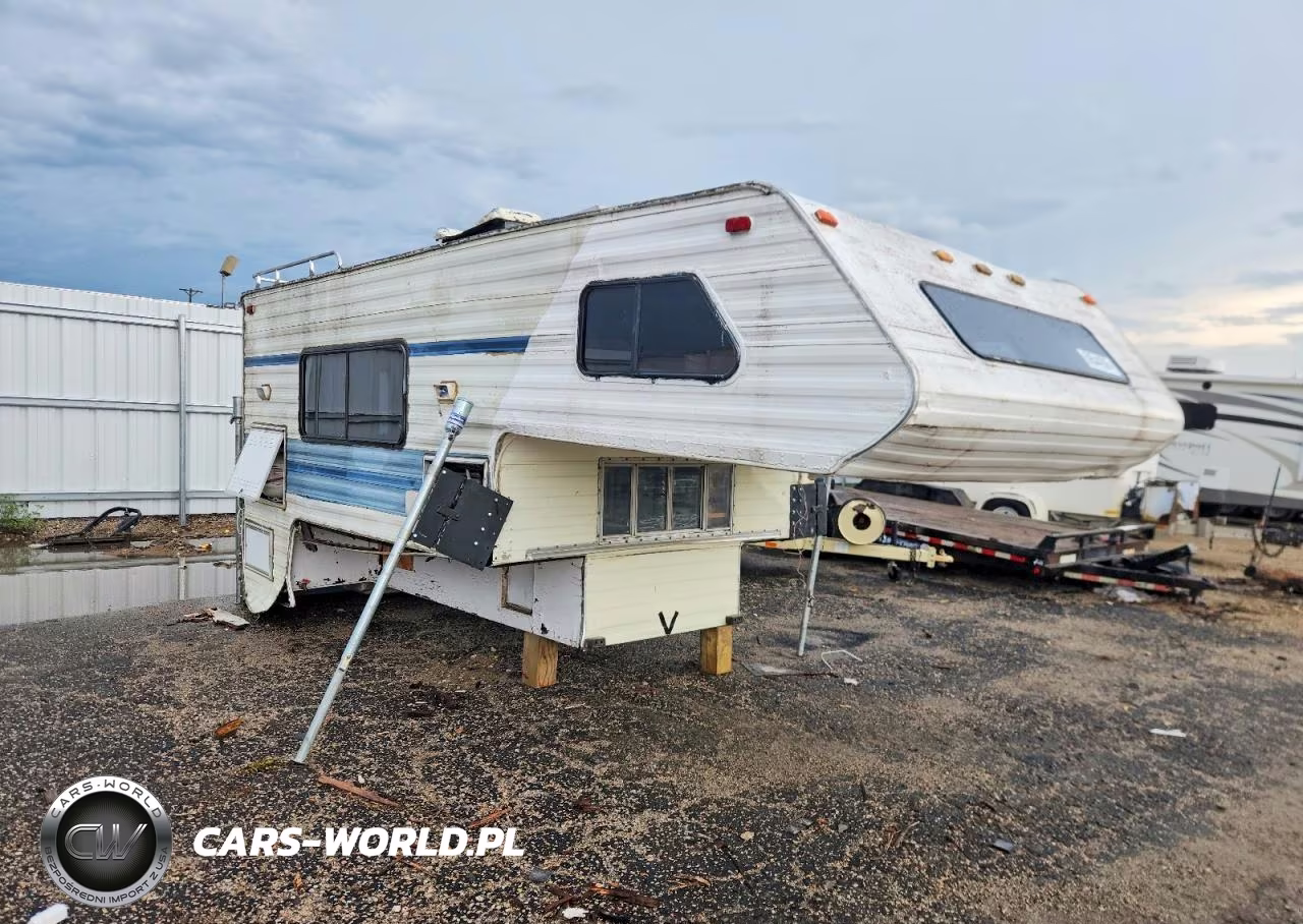 1986 Lance Recreational Vehicle (Rv) VIN:S40333RV - 2