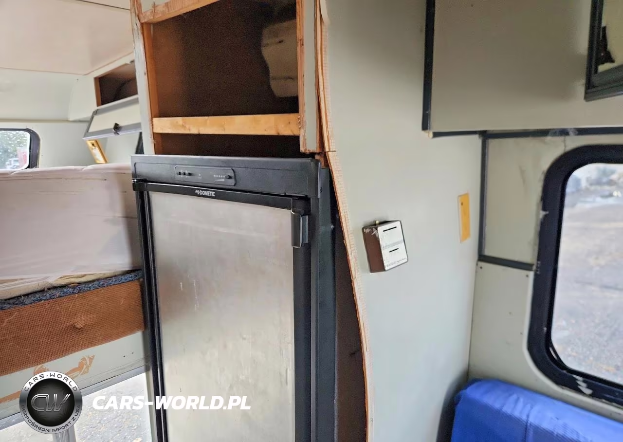 1986 Lance Recreational Vehicle (Rv) VIN:S40333RV - 5