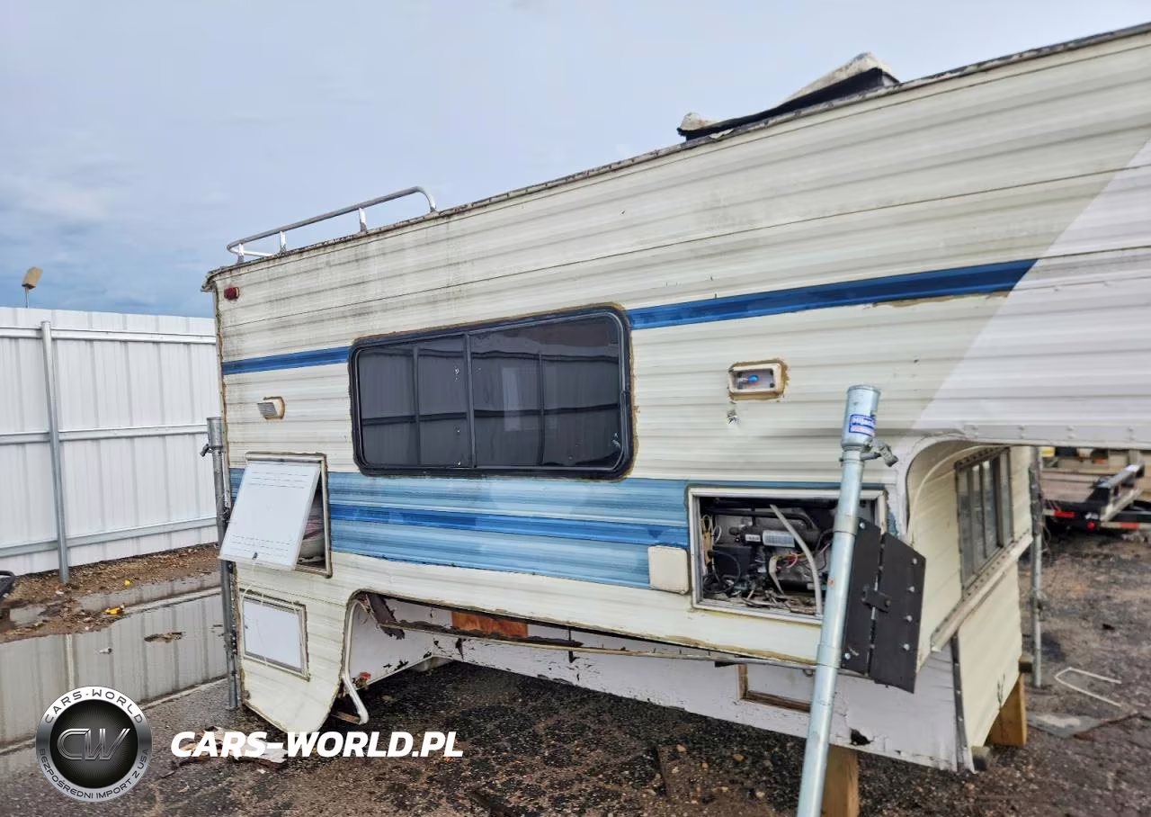 1986 Lance Recreational Vehicle (Rv) VIN:S40333RV - 9