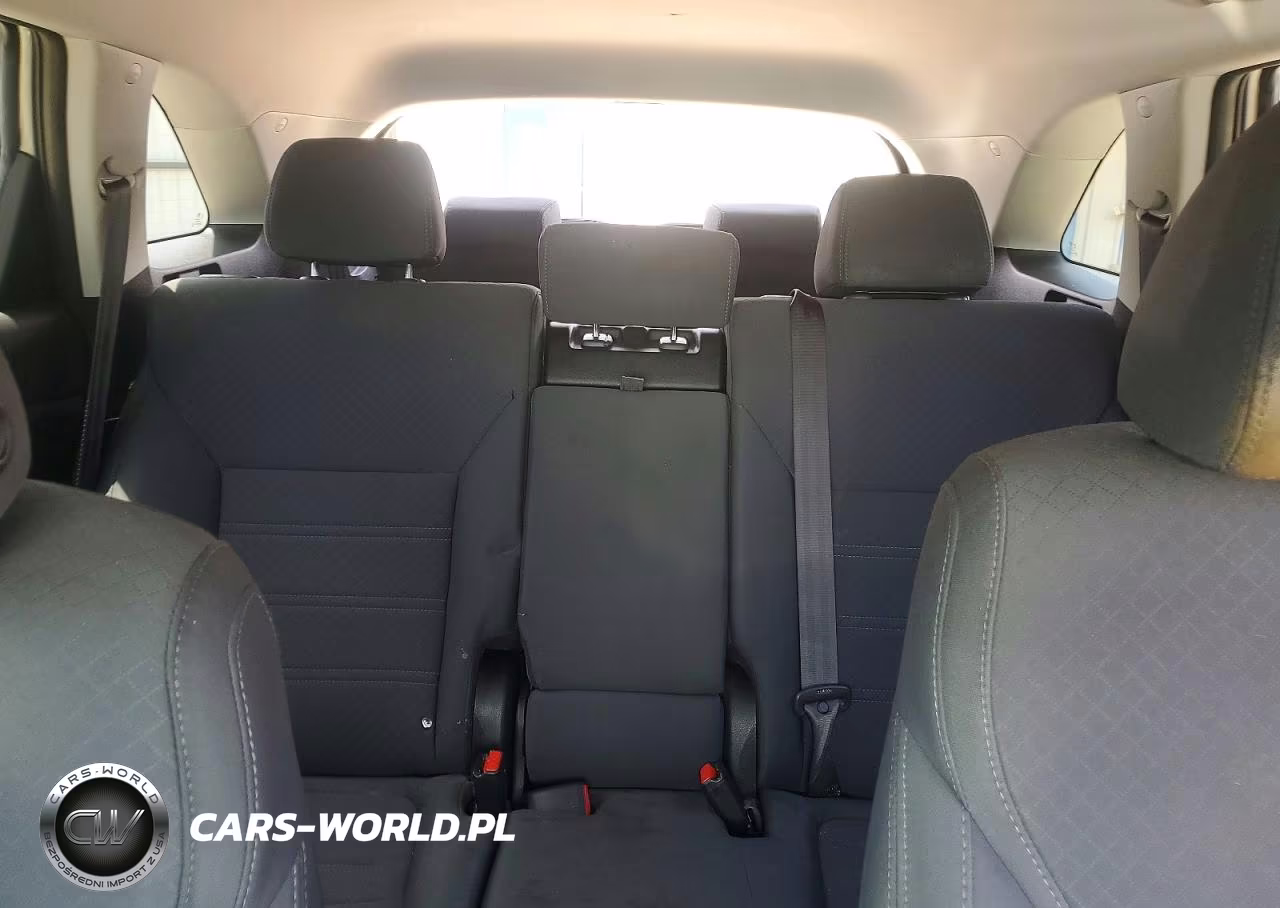 2018 Kia Sorento Lx V6 VIN:5XYPG4A59JG361301 - 10
