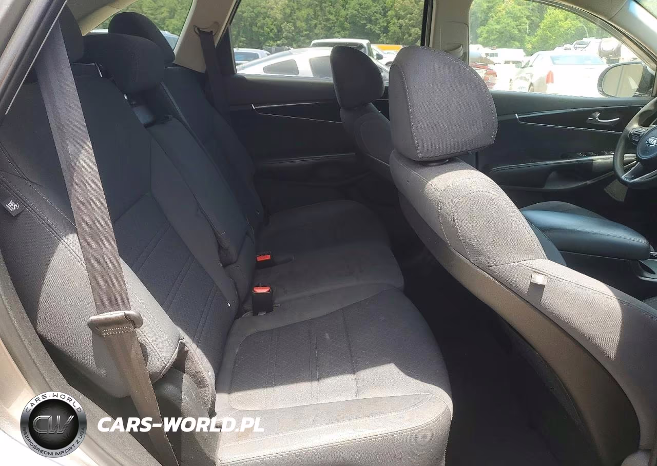 2018 Kia Sorento Lx V6 VIN:5XYPG4A59JG361301 - 11