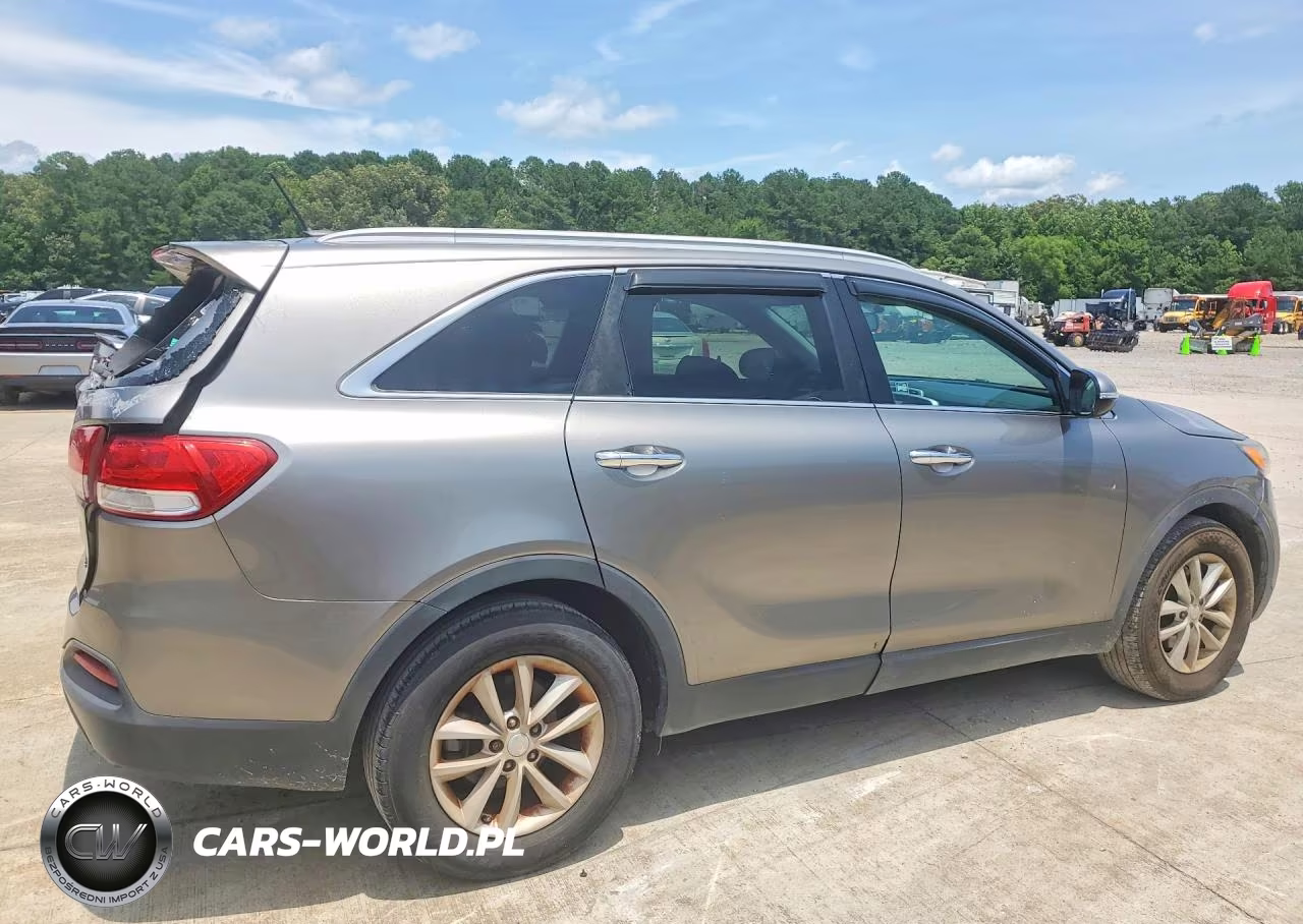 2018 Kia Sorento Lx V6 VIN:5XYPG4A59JG361301 - 3