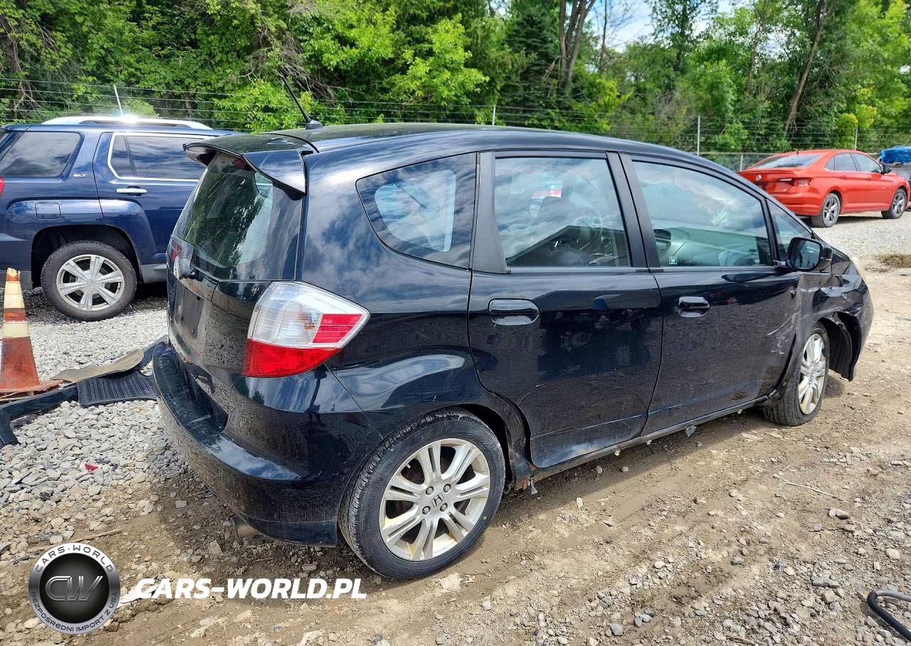 2010 Honda Fit Sport VIN:JHMGE8H4XAC031454 - 3