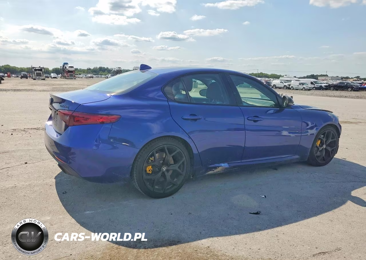 2020 Alfa Romeo Giulia Ti VIN:ZARFAMBN6L7632459 - 3