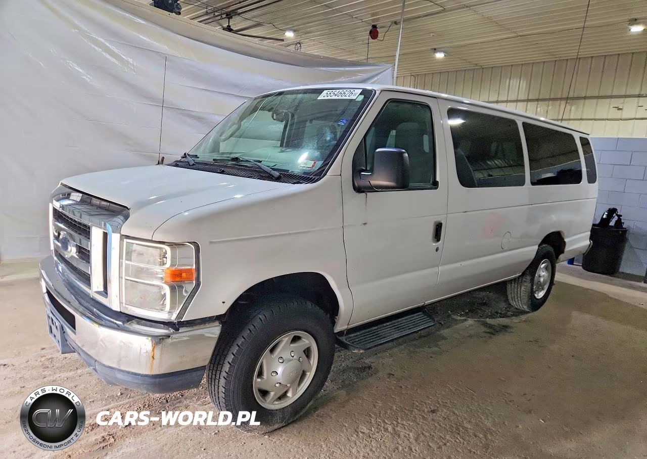 2013 Ford Econoline E350 Super Duty Wagon