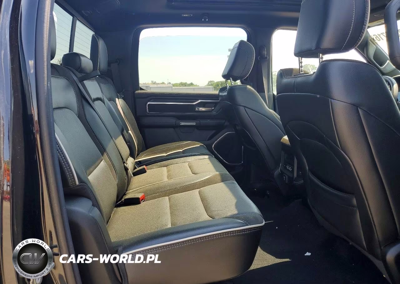 2025 Ram 1500 Laramie VIN:1C6SRFJP8SN516942 - 10
