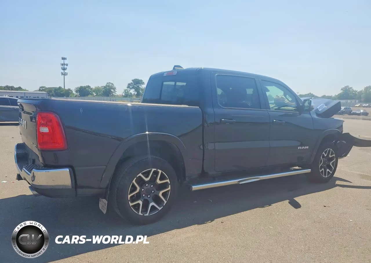 2025 Ram 1500 Laramie VIN:1C6SRFJP8SN516942 - 3