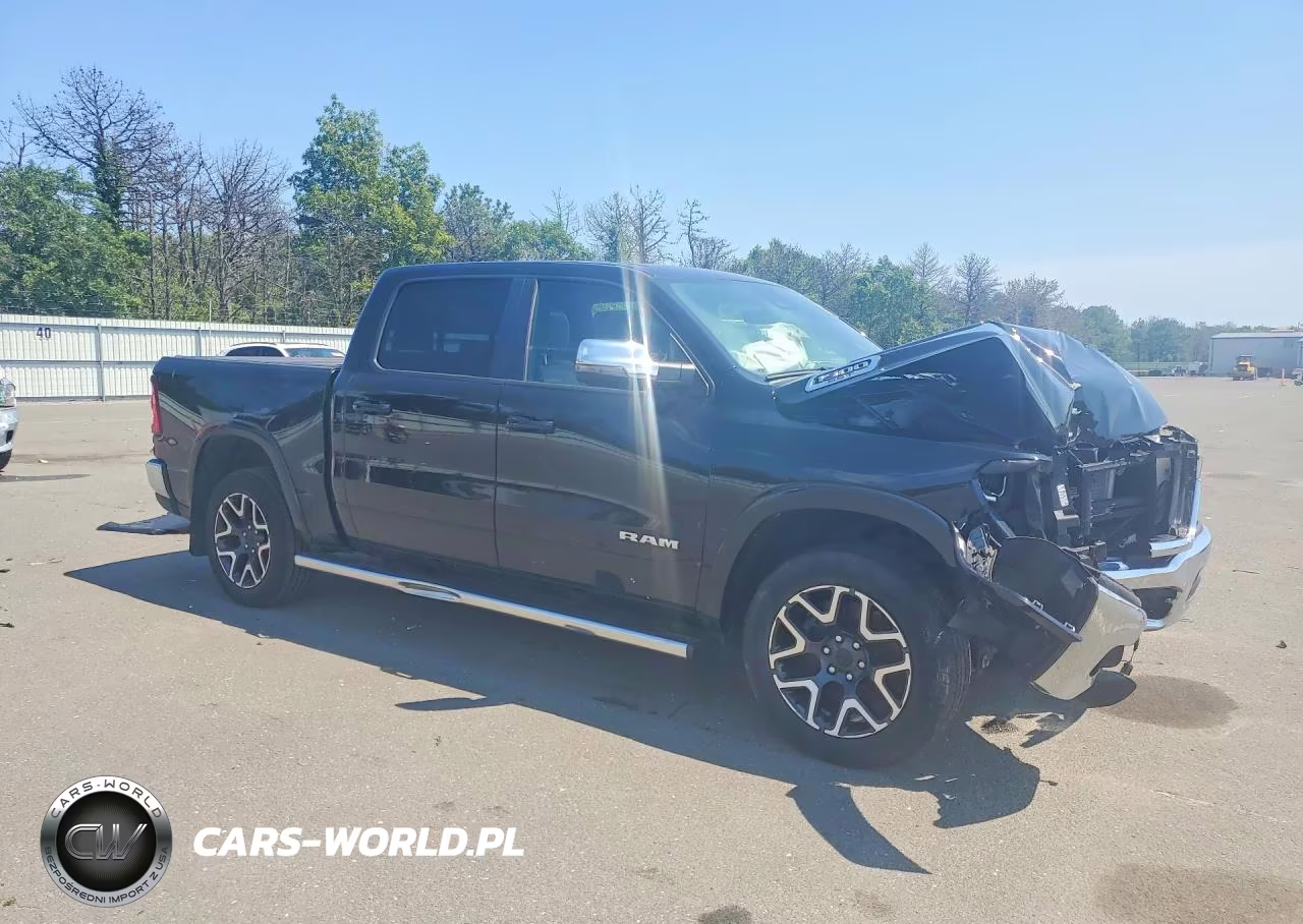 2025 Ram 1500 Laramie VIN:1C6SRFJP8SN516942 - 4