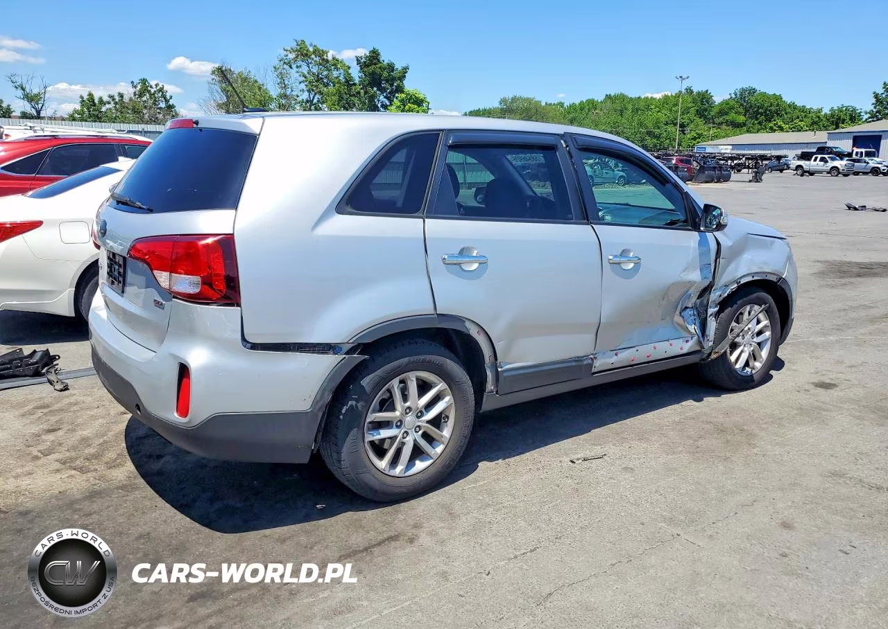 2014 Kia Sorento Lx VIN:5XYKT3A65EG475486 - 3