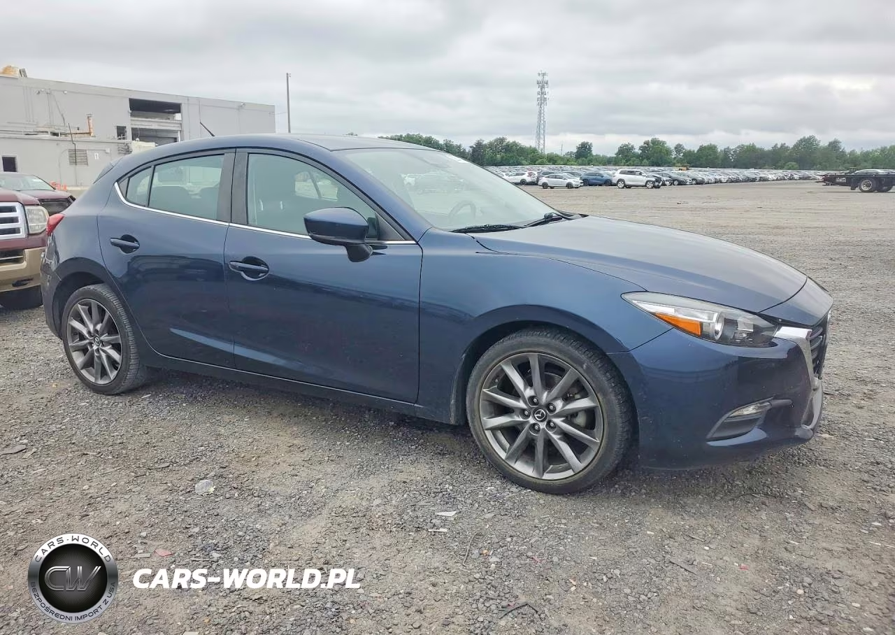 2018 Mazda 3 Touring VIN:3MZBN1L34JM205144 - 4