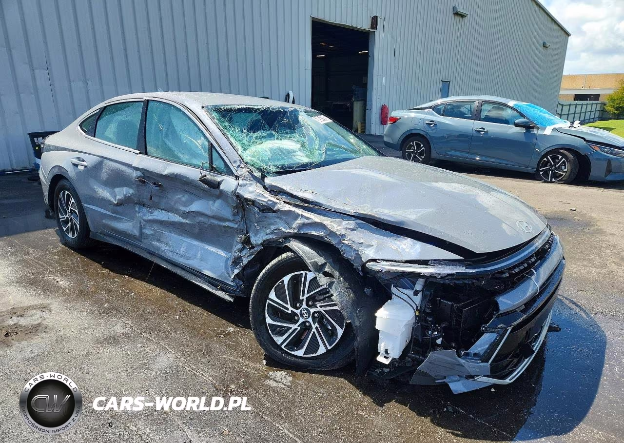 2026 Hyundai Sonata Hybrid Blue VIN:KMHL24JJ9TA145926 - 4