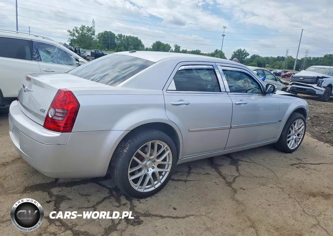 2010 Chrysler 300 Touring VIN:2C3CK5CV5AH133284 - 3