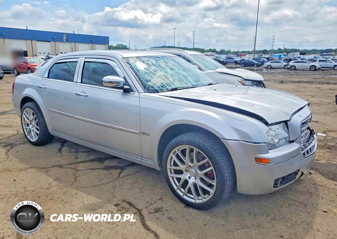 2010 Chrysler 300 Touring VIN:2C3CK5CV5AH133284 - 4
